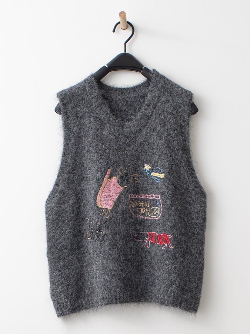 日系雜貨貓咪繡花毛海鬆軟針織背心
