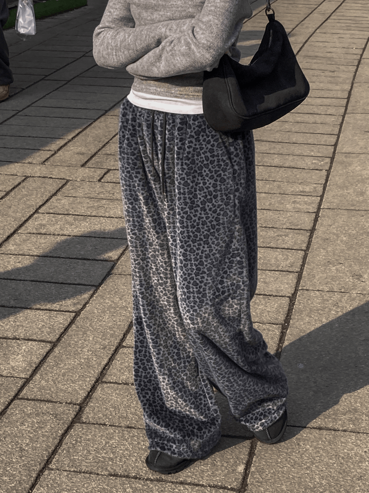 滑毛毛豹紋長褲〈🇰🇷DAY 3〉