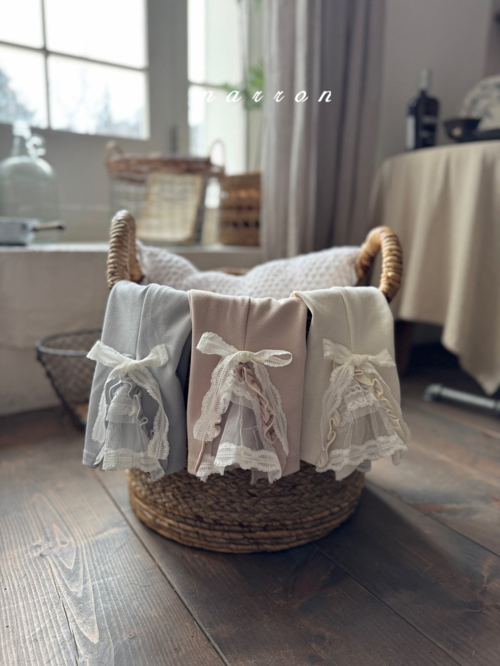 正韓春Marron 小童浮誇蝴蝶結喇叭褲