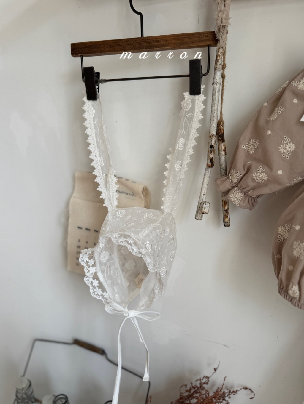 正韓春Marron兔兔蕾絲綁帶帽