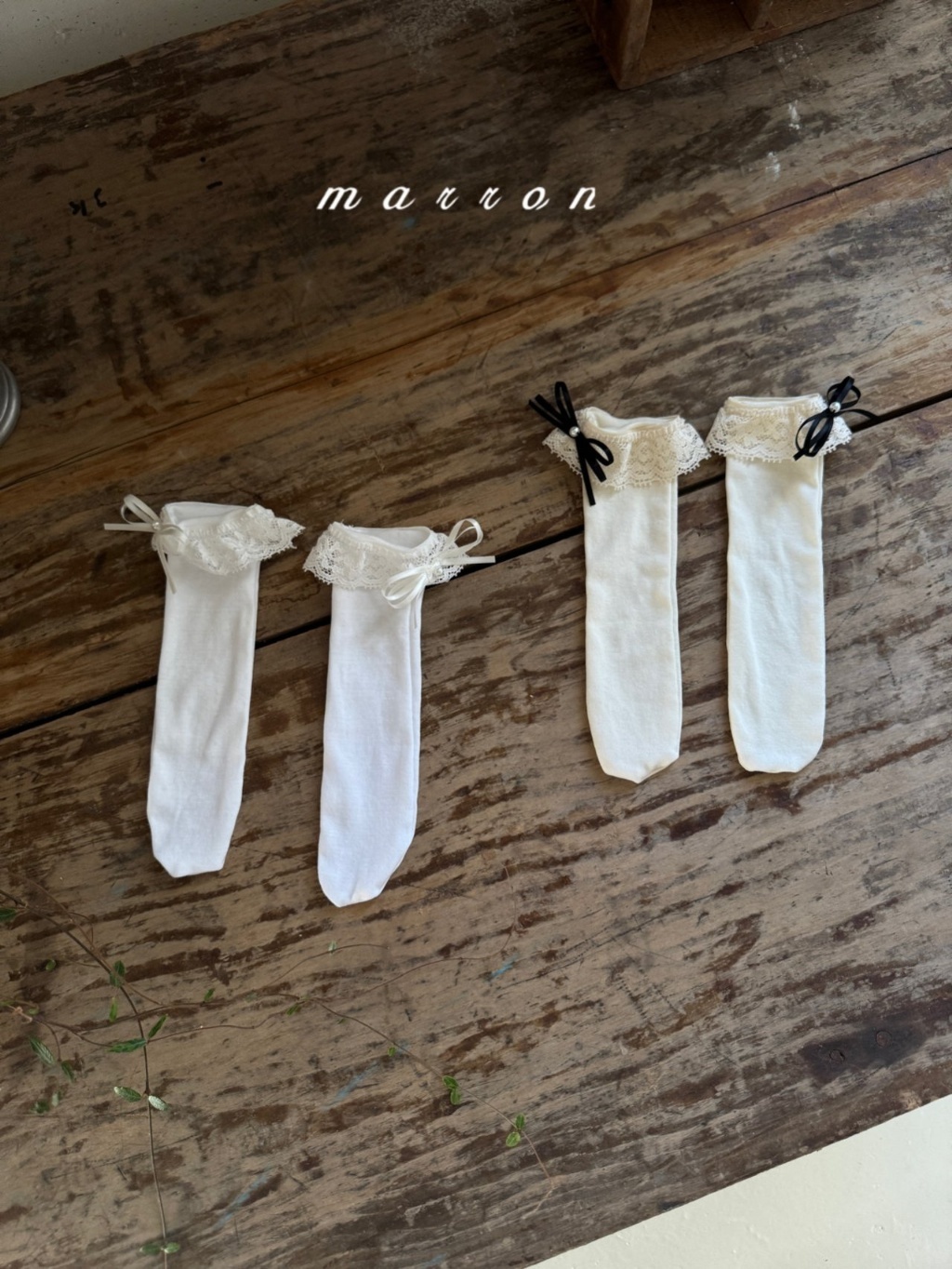 正韓春Marron 蝴蝶結蕾絲襪