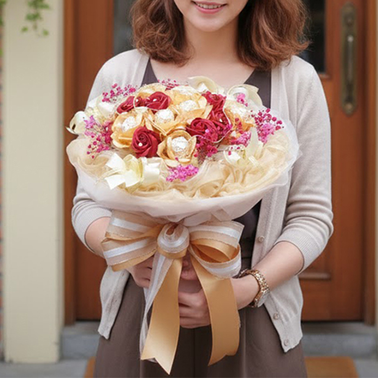 金色金莎紅色玫瑰香皂滿天星花束