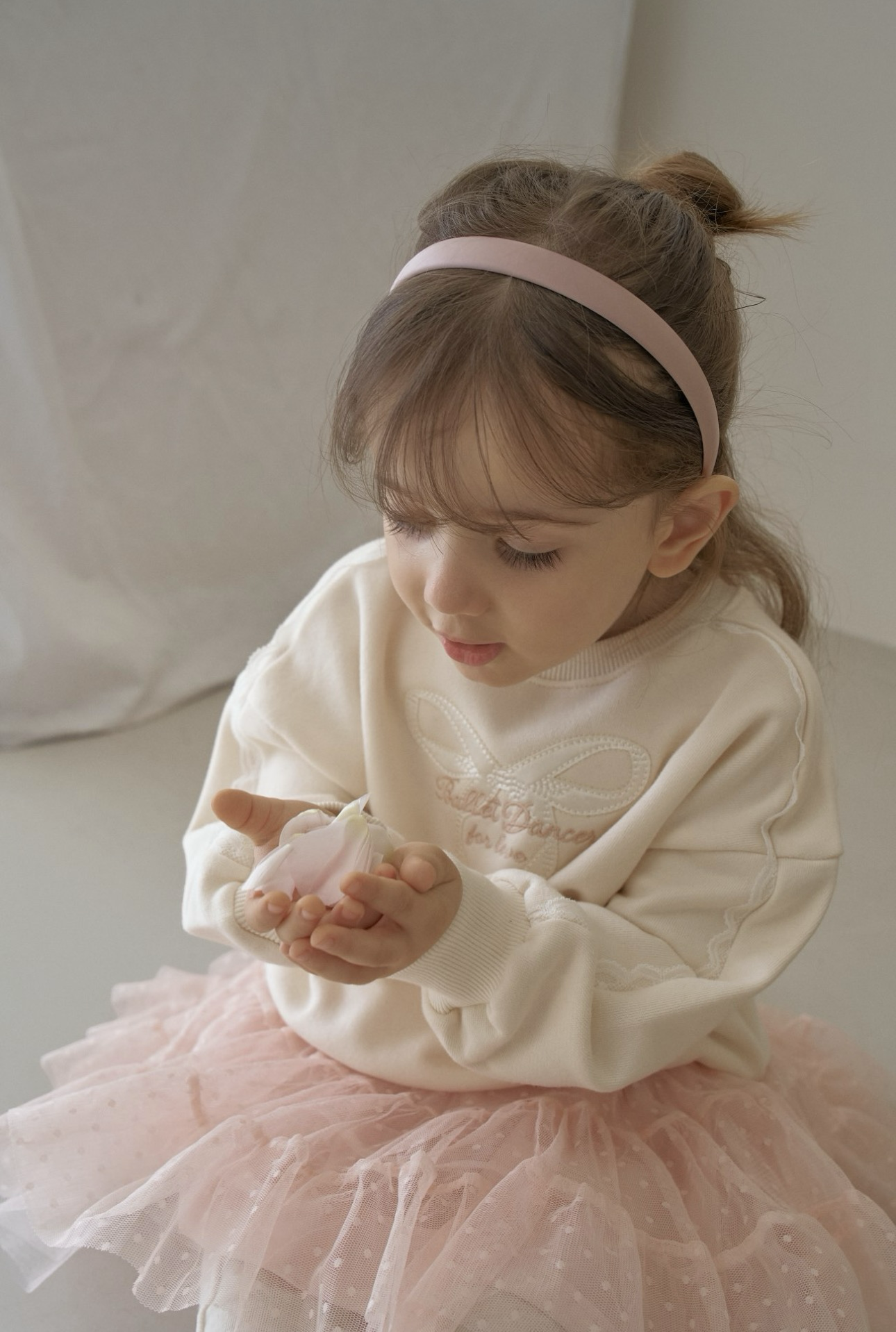 Momo Ann Ribbon Sweatshirt