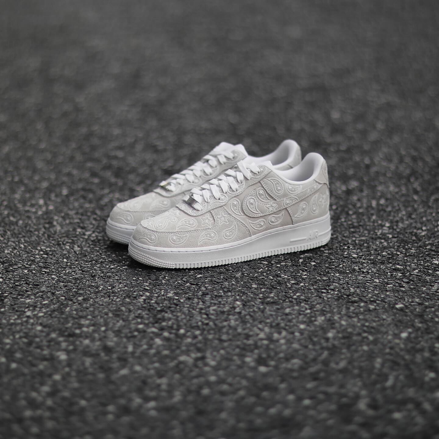 Nike Air Force 1 Low「Paisley」男款 米白腰果花 IU2363-100