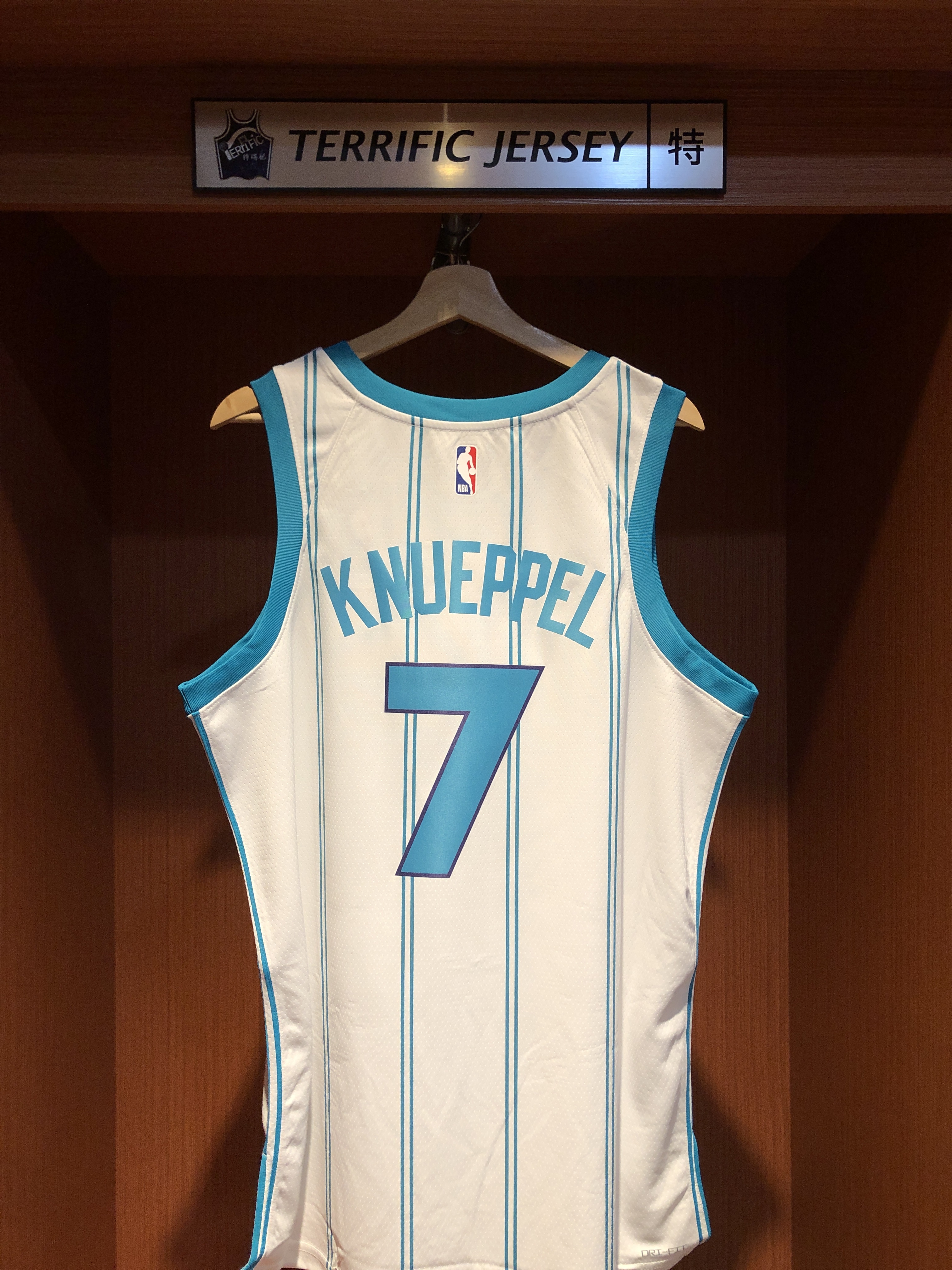 NBA球衣 Kon Knueppel 夏洛特黃蜂白 Association Jordan Swingman 球迷版 熱轉印 全新