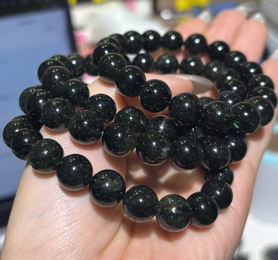 260117 - C66 10mm+濃郁綠髮晶手串