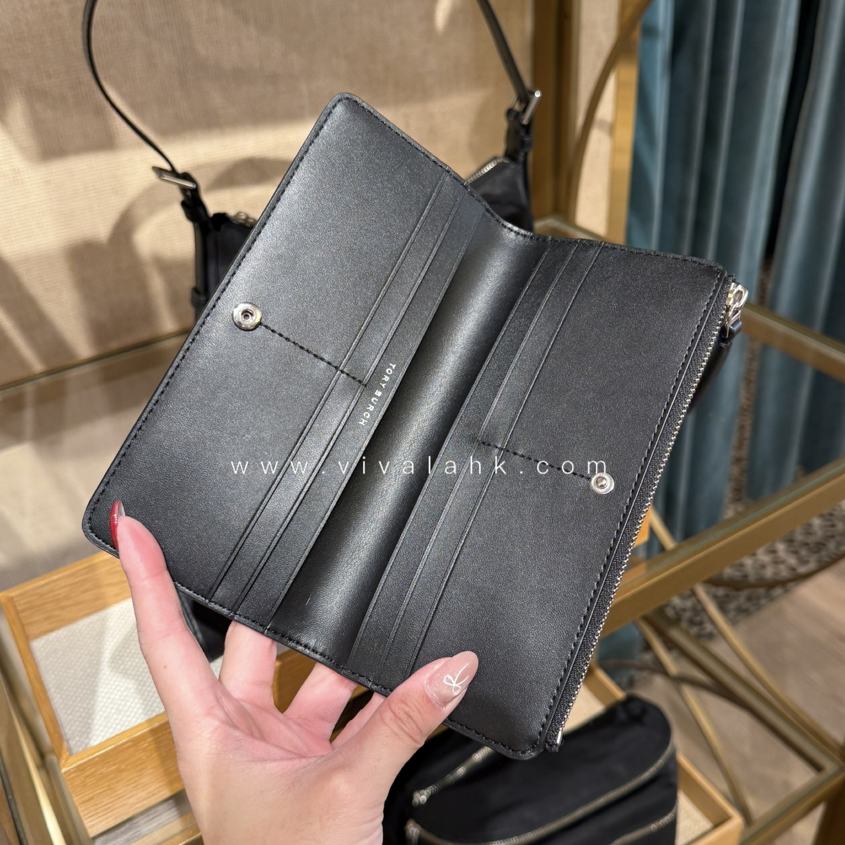 Tory Burch - 尼龍對摺薄款長銀包 (181943)