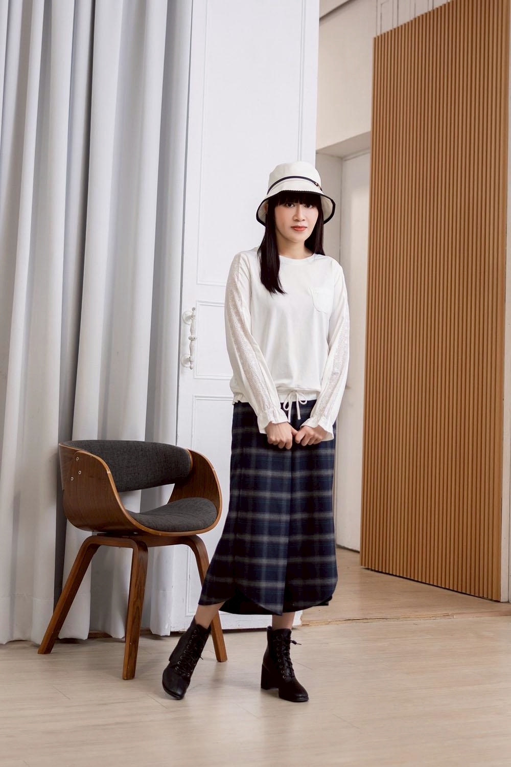 OL學院風經典格紋褲口圓弧造型設計修身八分寬褲X6531