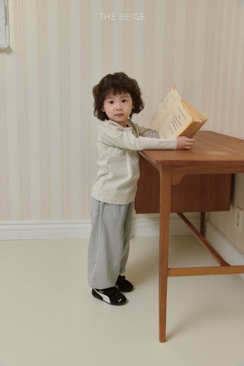 正韓春Thebeige  三色縫線寬版運動褲