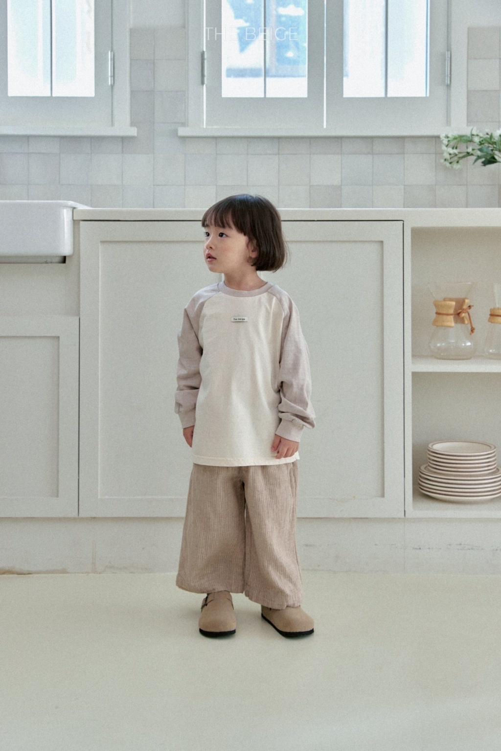 正韓春Thebeige 兩色無印感拼袖上衣