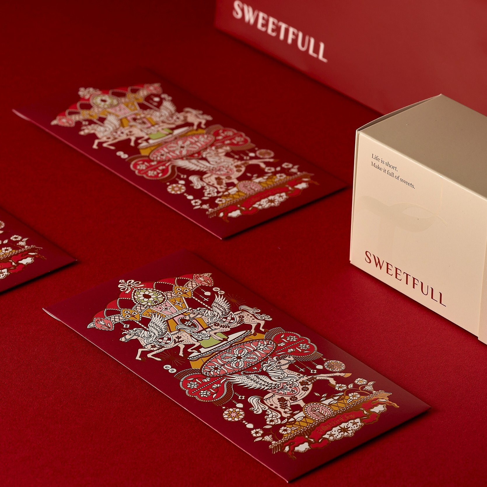 Sweetfull 馬年春節紅包袋細節近拍，藝術插畫結合精緻燙金工藝