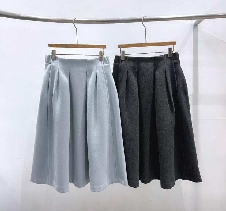 EN02  高質長裙  S腰28- 33  HIP 62  長28 /   M腰 29-34  HIP63  長28.5   $599[一口價]