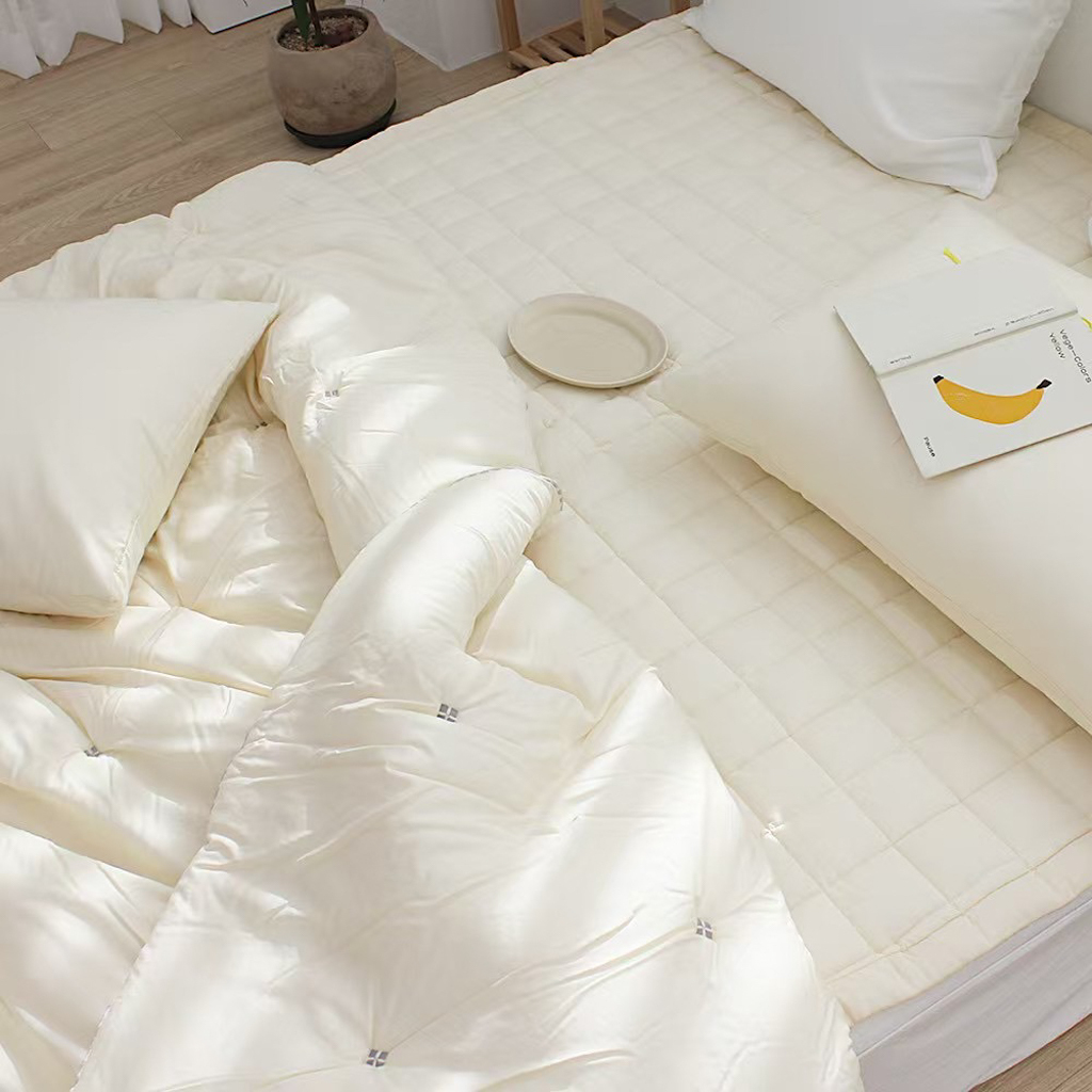 【四方刺繡】莫代爾_四季被(微偏薄)_Qsize(195*220)