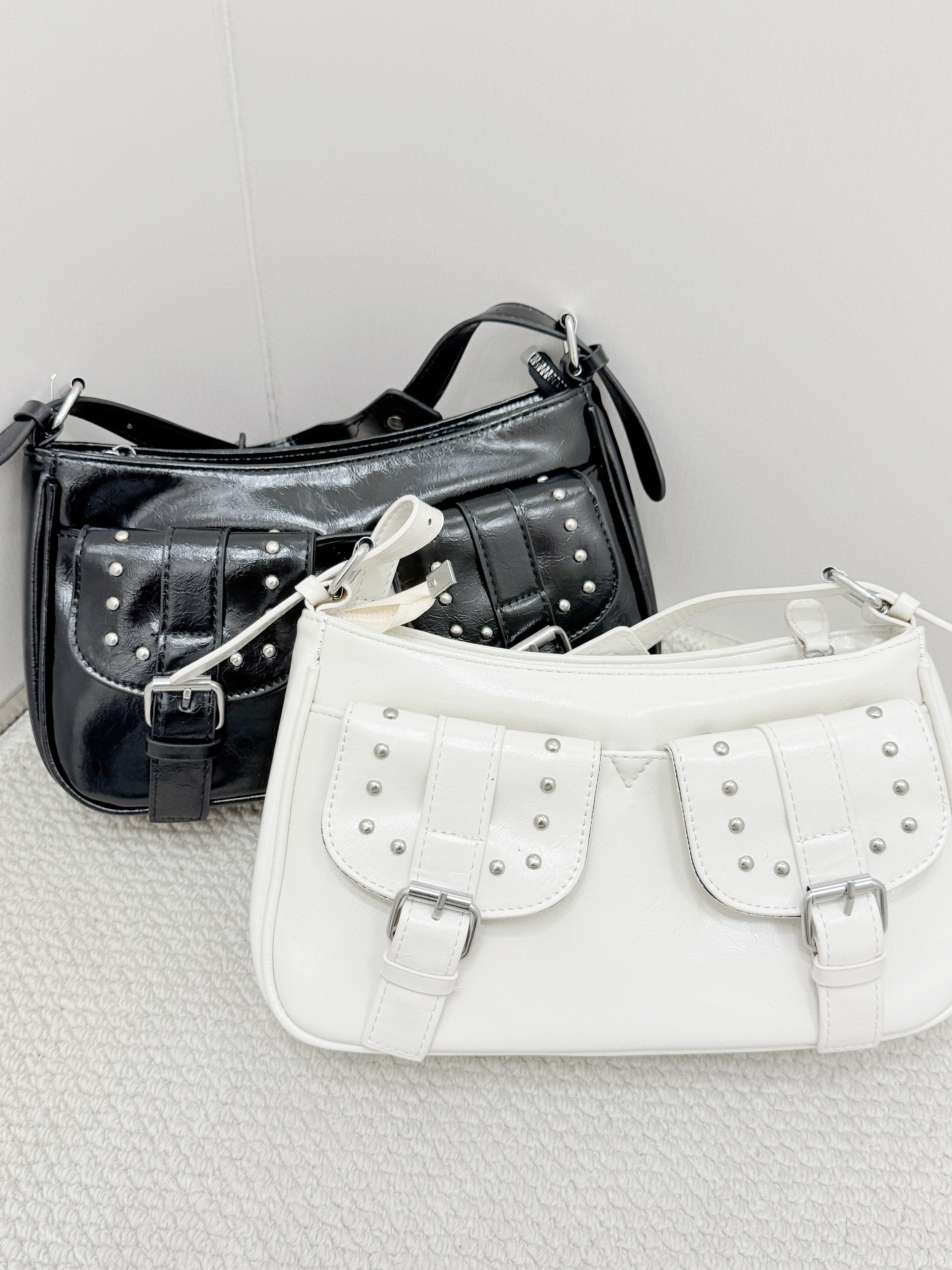 A0305｜實用型窩釘雙口袋單斜肩小皮袋°⋆.ೃ࿔*:･