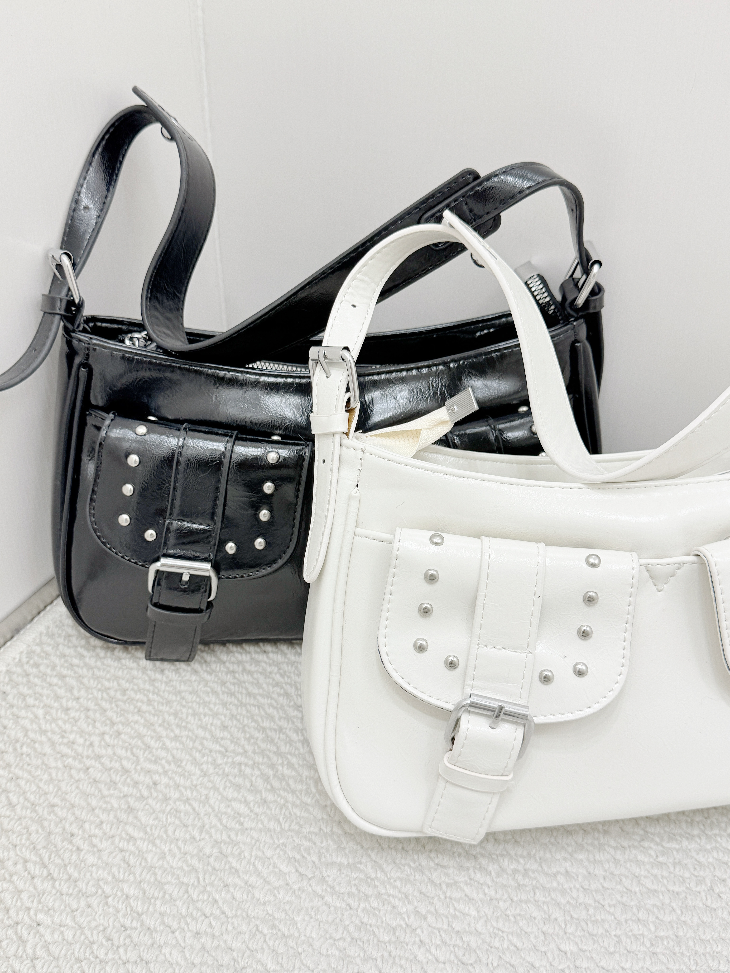 A0305｜實用型窩釘雙口袋單斜肩小皮袋°⋆.ೃ࿔*:･