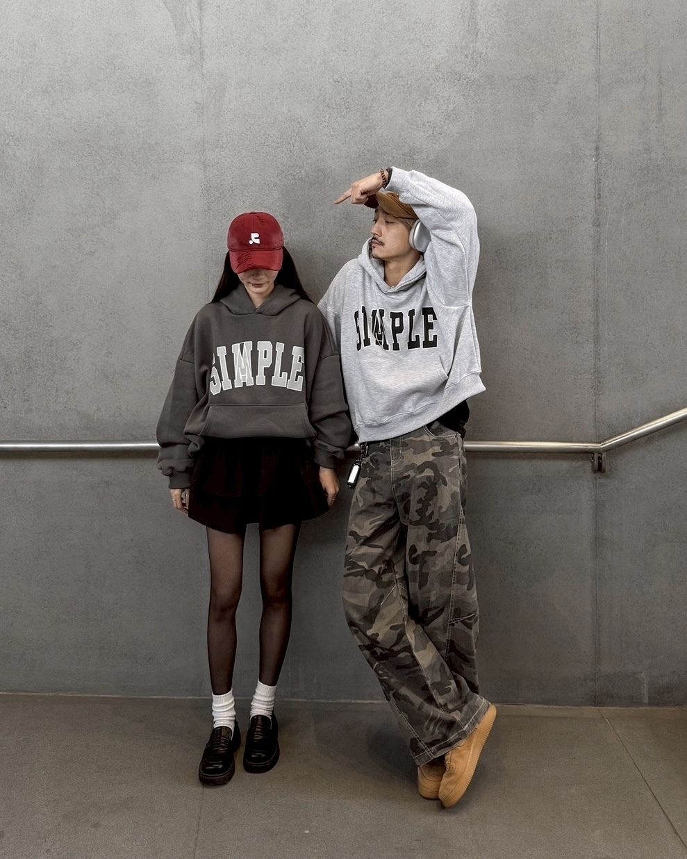 SIMPLE 寬短 英文 連帽 長袖 帽T