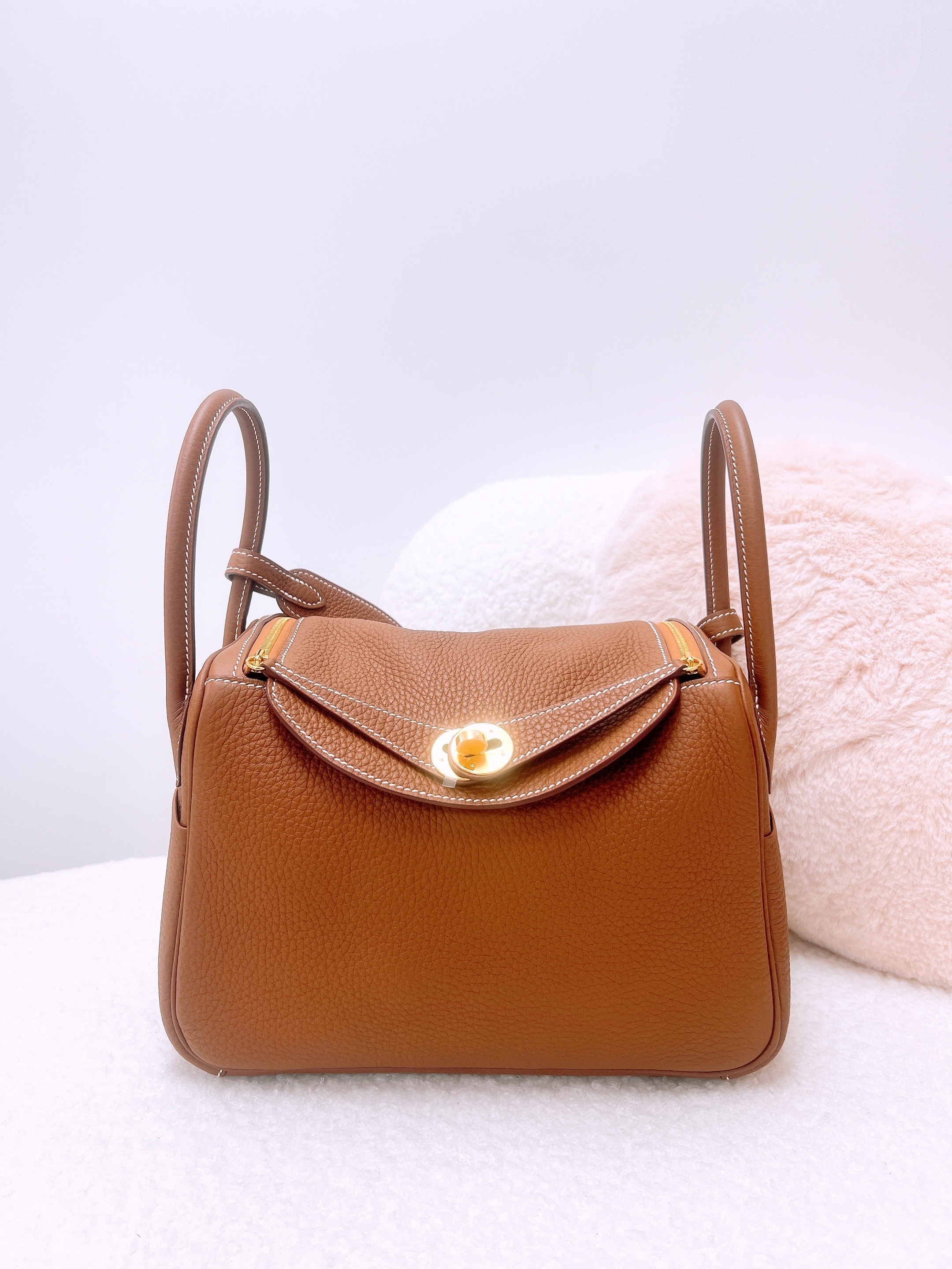 Hermes lindy 26 (gold/ GHW/ stamp b)
