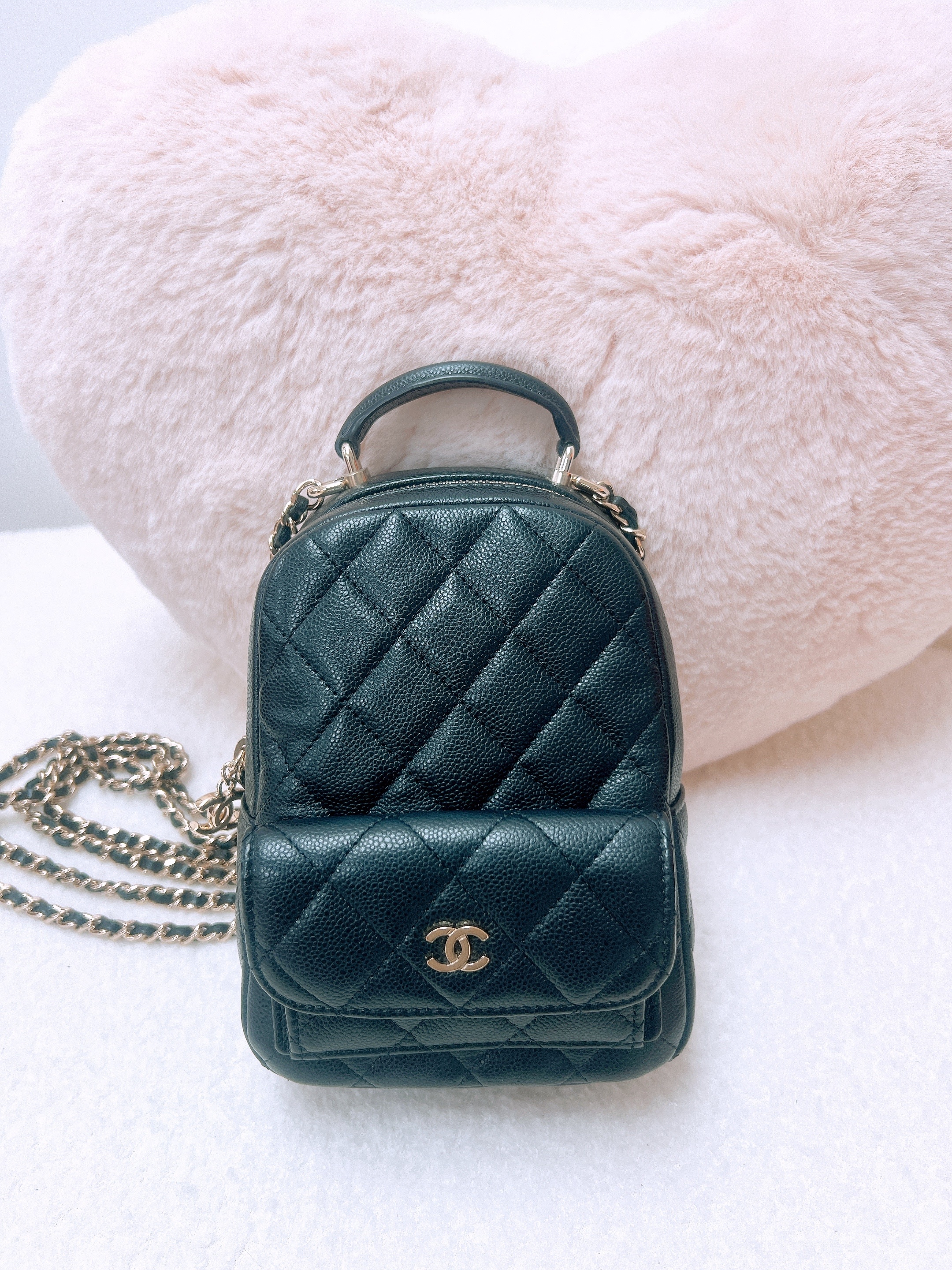 Chanel mini backpack (black caviar/ GHW)