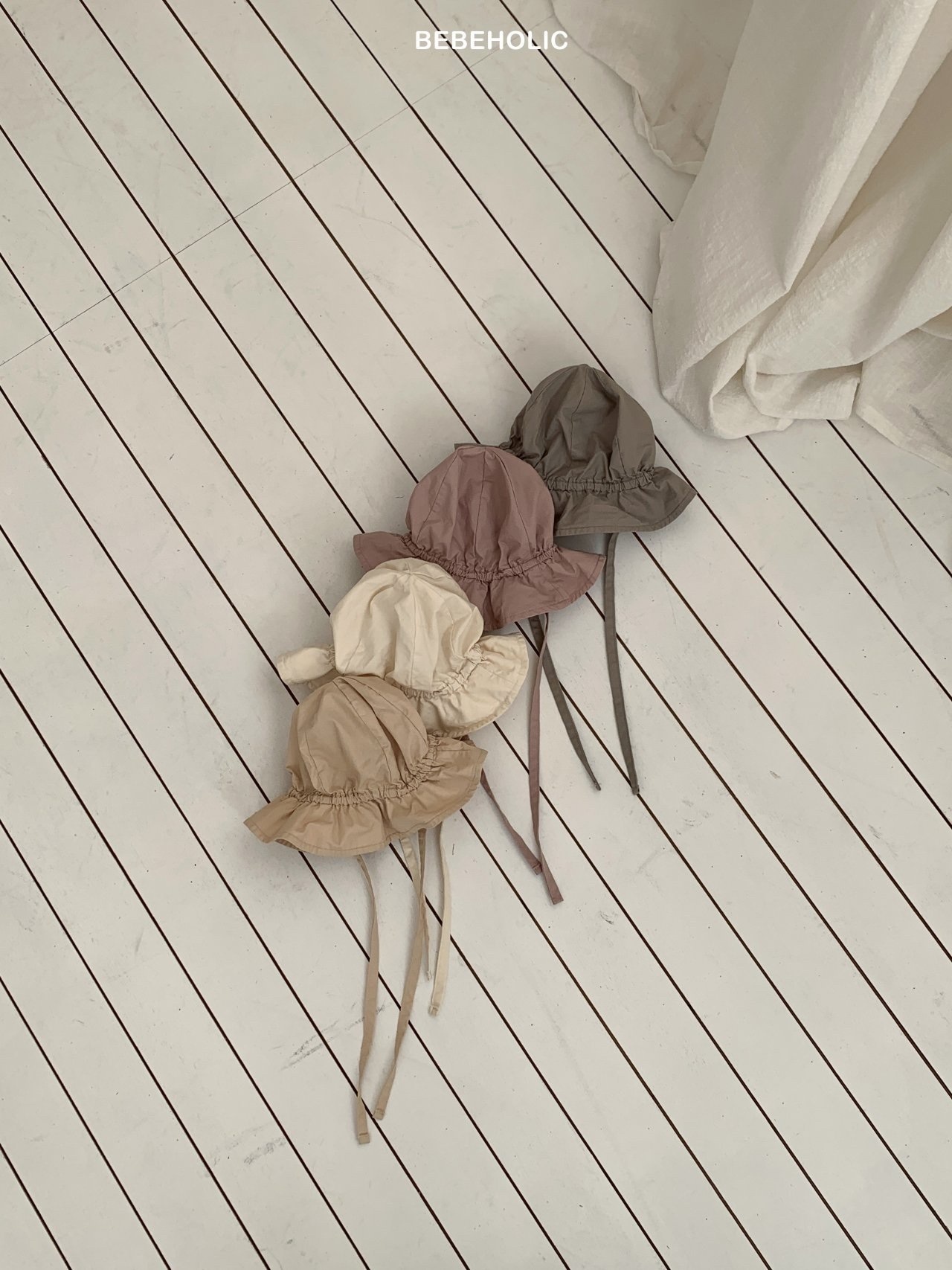 Bebe Holic Grooming Bucket Hat