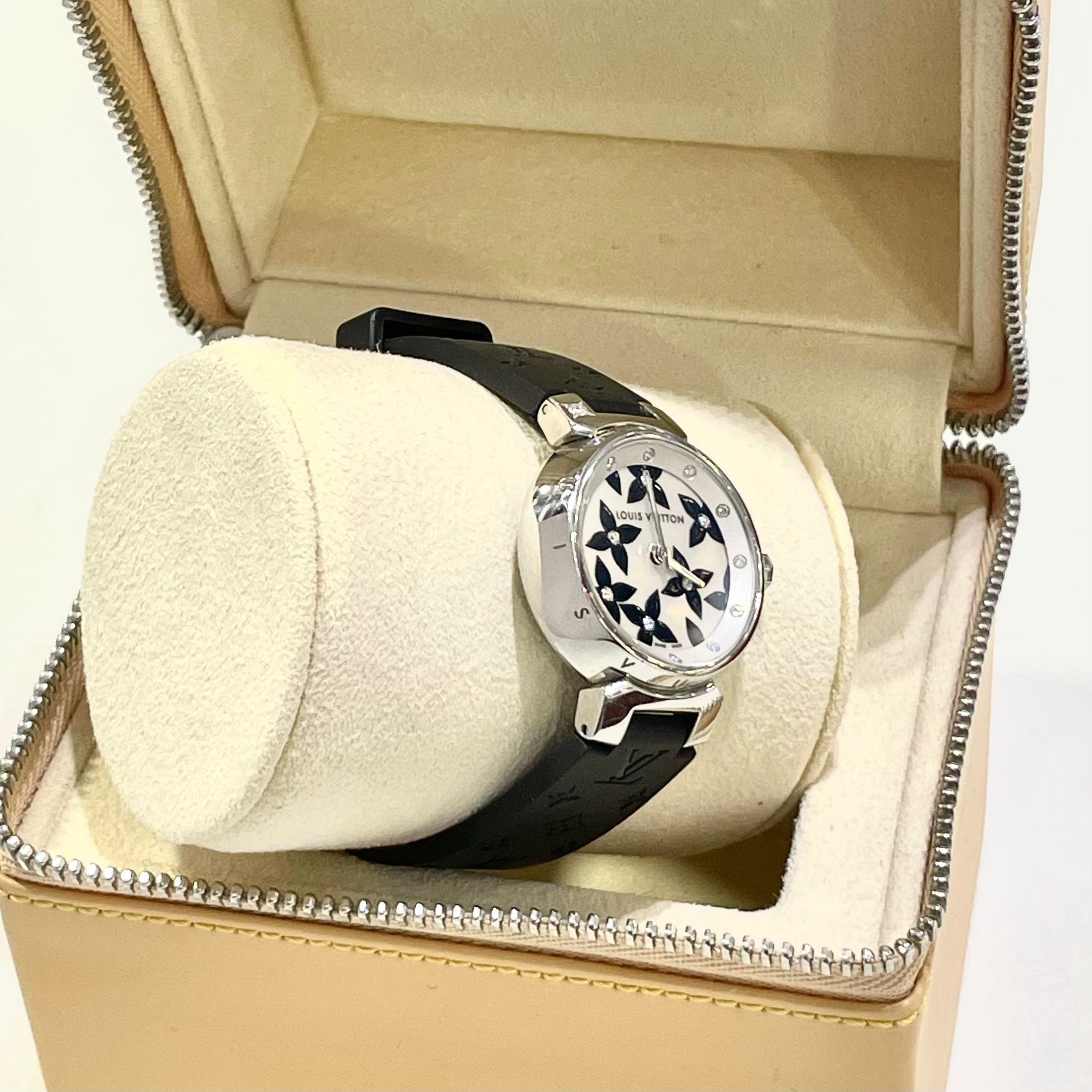 本週特價❣️DISPLAY➡️未使用品➡️LV女士手錶TAMBOUR LOVELY DIAMOND WATCH Q121I 黑色花鑽石膠錶帶 #香榭站正品