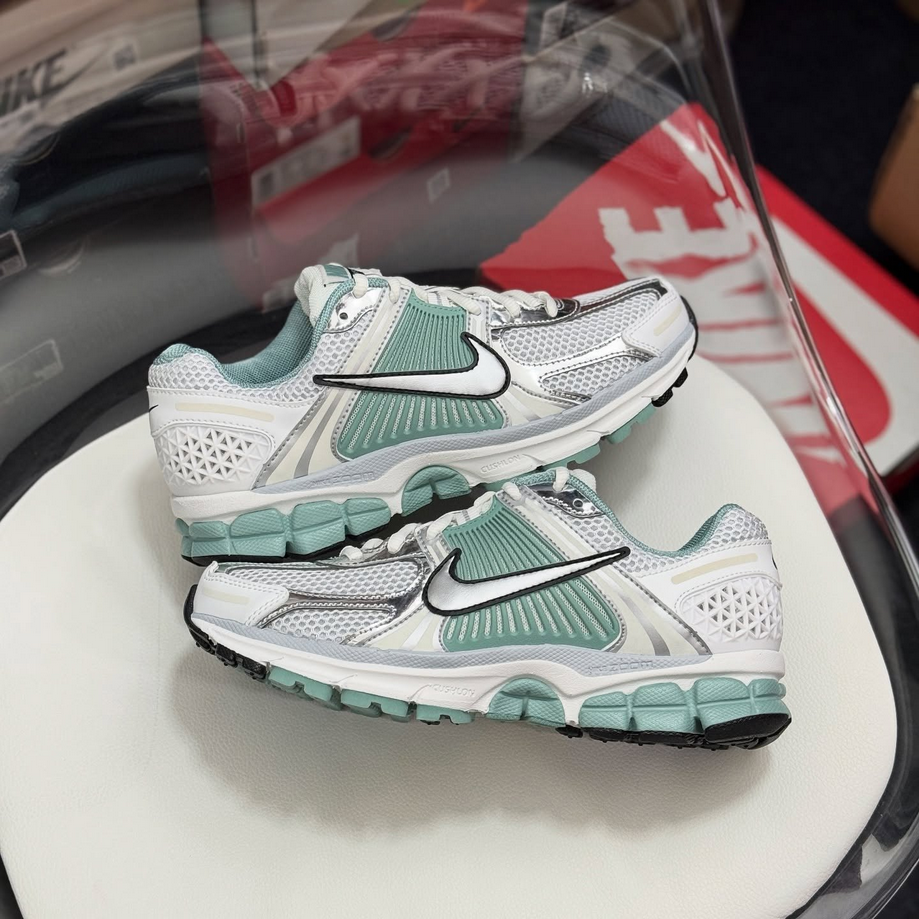 【預訂】 Nike Zoom Vomero 5 白銀藍綠-WOMEN
