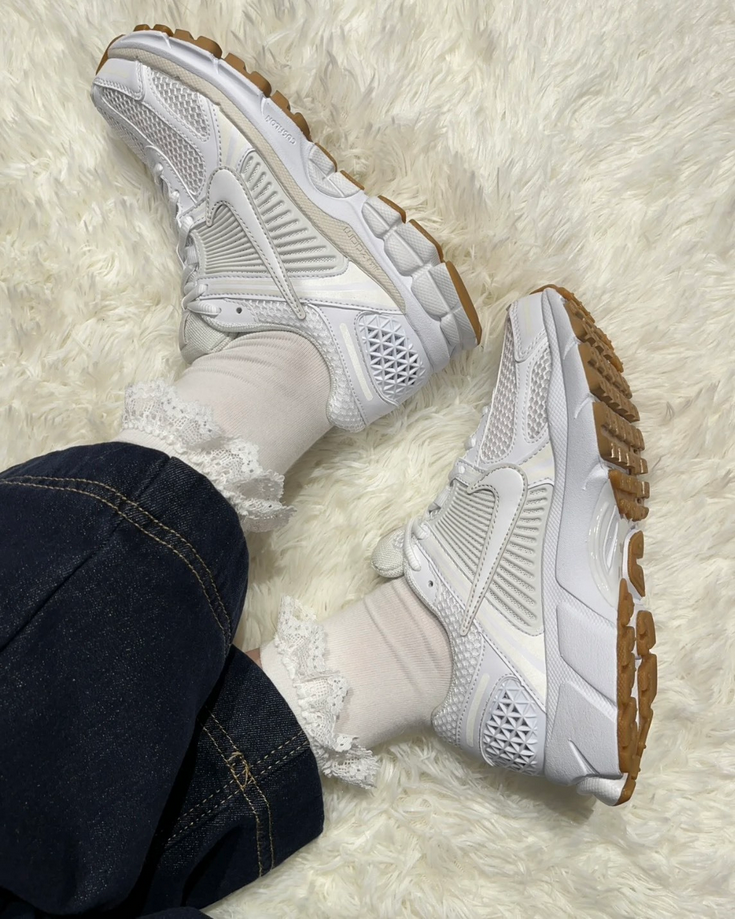 【預訂】 Nike Zoom Vomero 5 淡雅白 -WOMEN