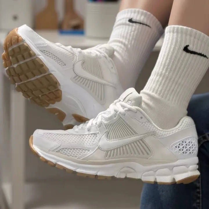 【預訂】 Nike Zoom Vomero 5 淡雅白 -WOMEN