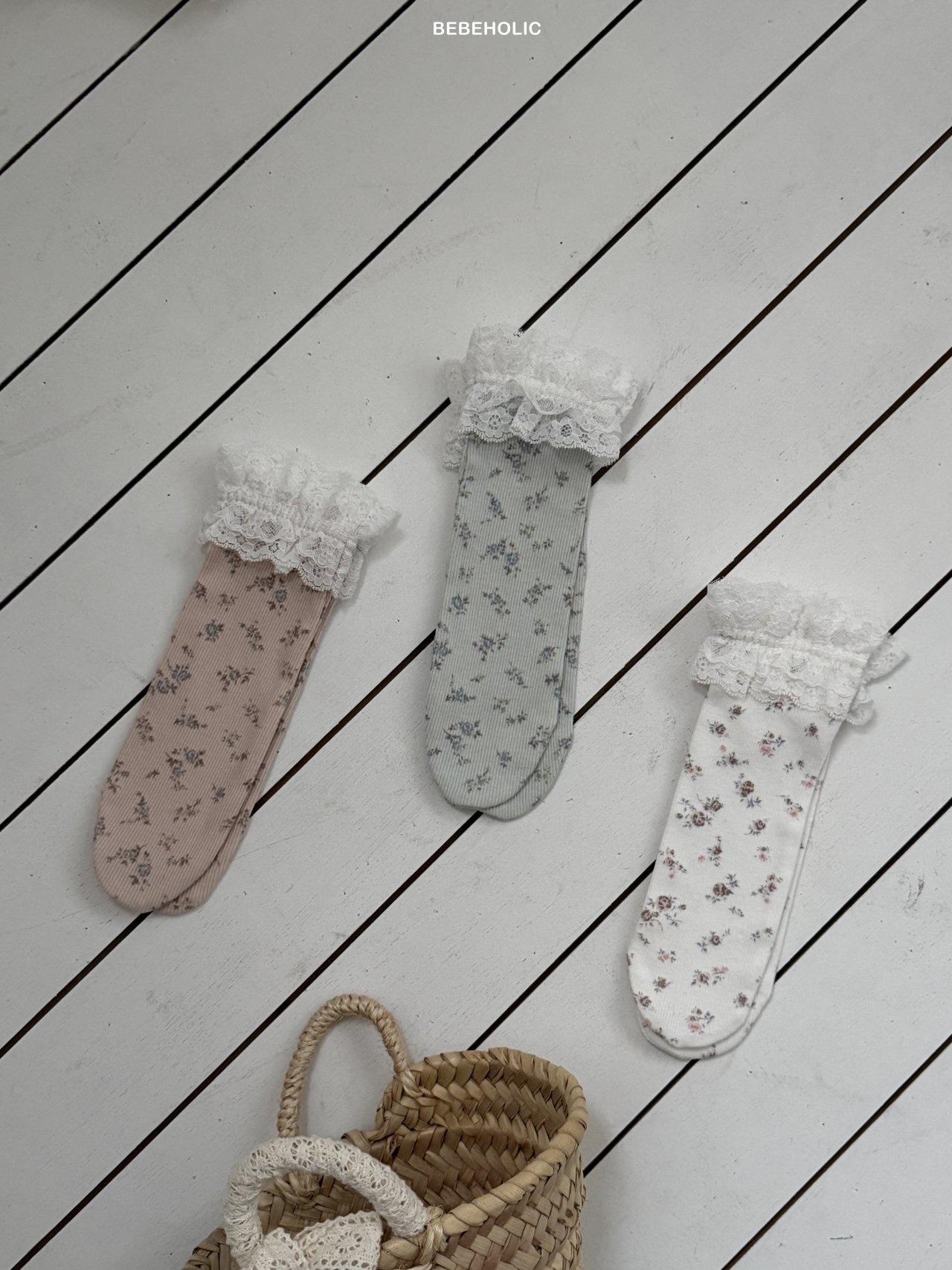 Bebe Holic Angela Knee Socks