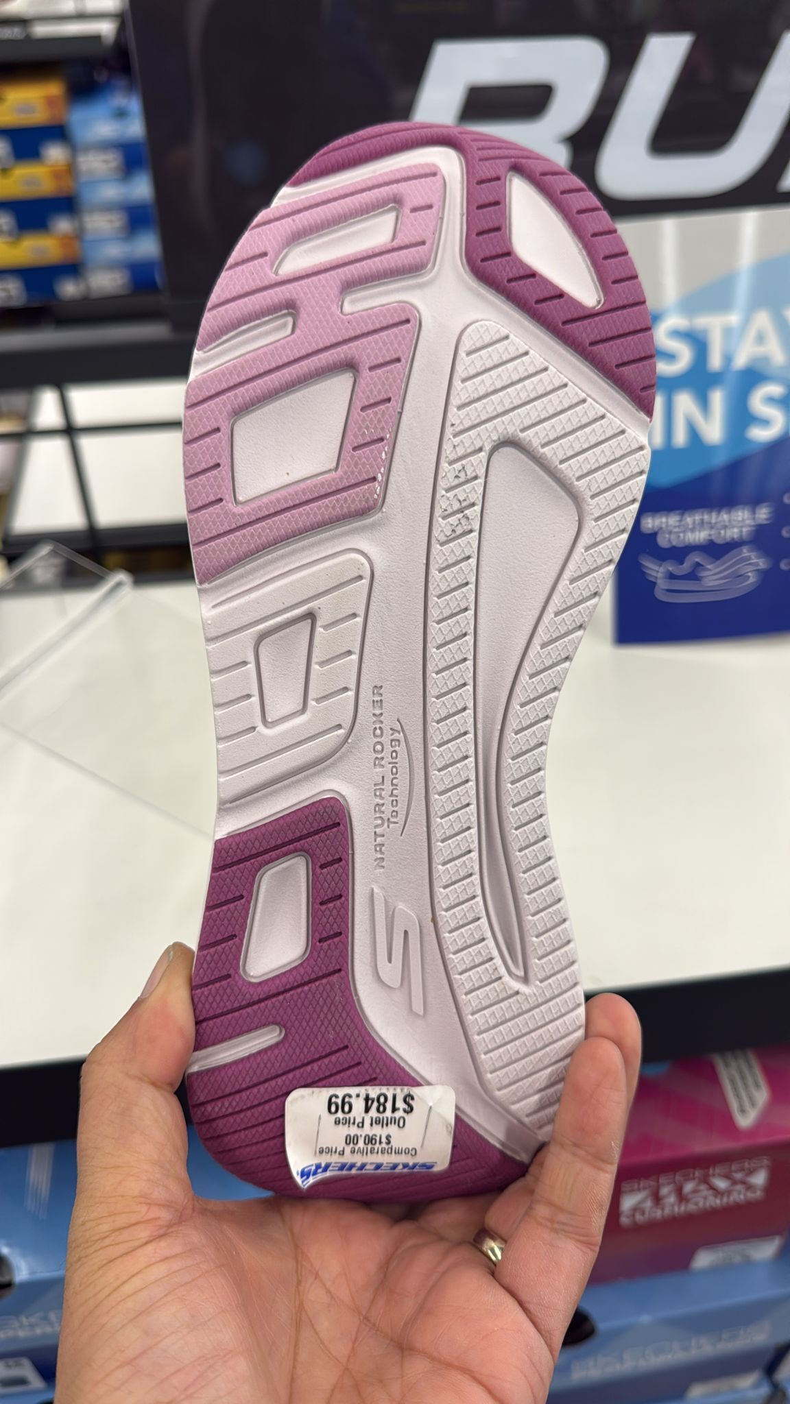 2601B09 Skechers  GO RUN系列女裝鞋