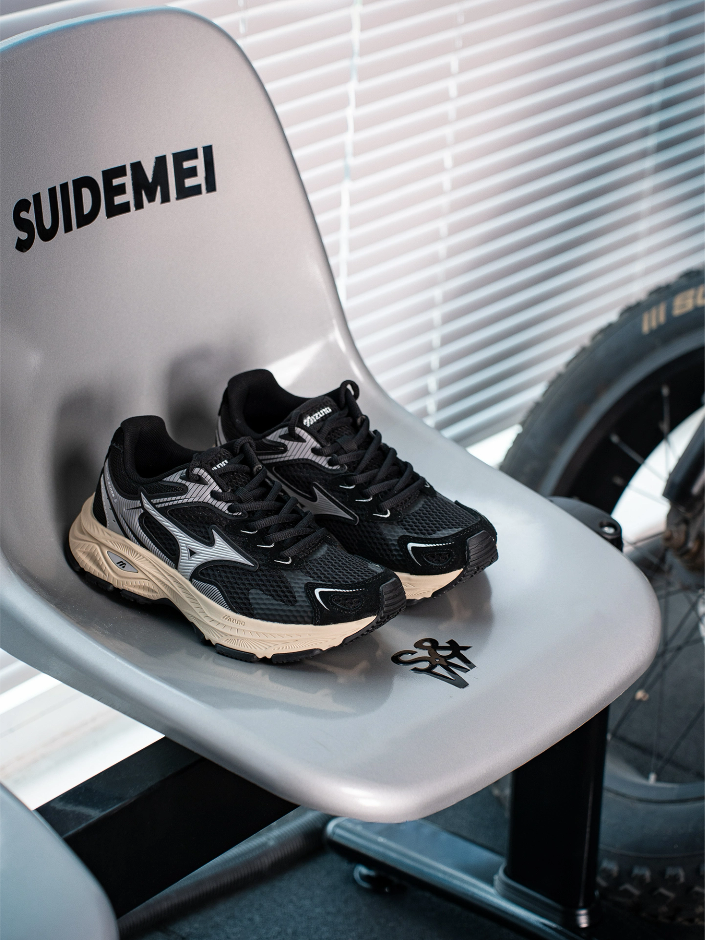 代購-Mizuno Racer S 跑鞋 男女同款 黑色 D1GH223508