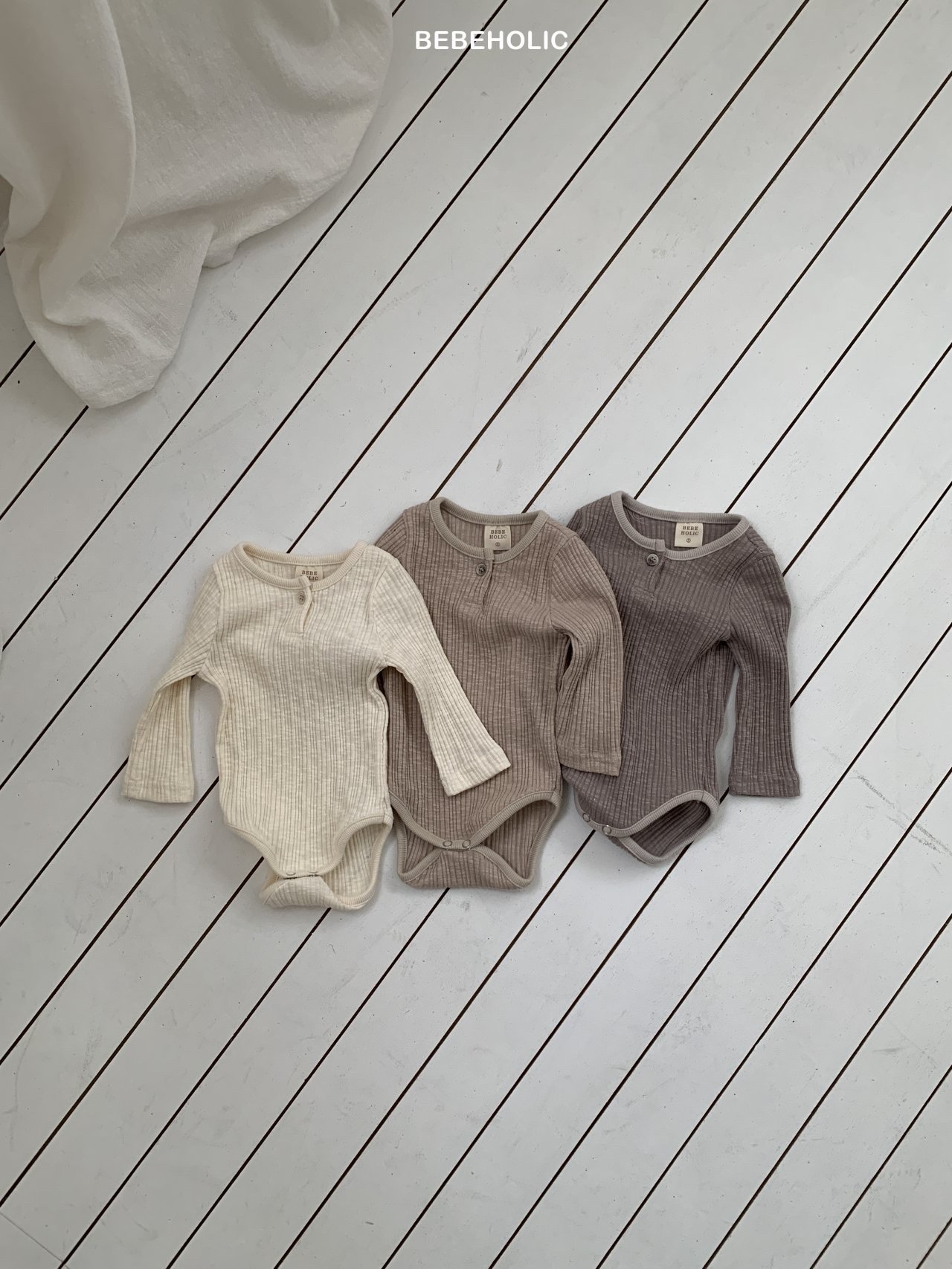 Bebe Holic Lovy Ribbed Suit