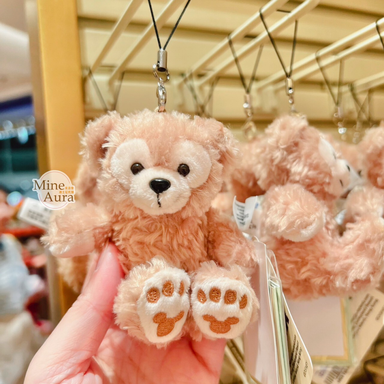 達菲 Duffy 坐姿 絨毛 吊飾 鑰匙圈 -香港迪士尼樂園