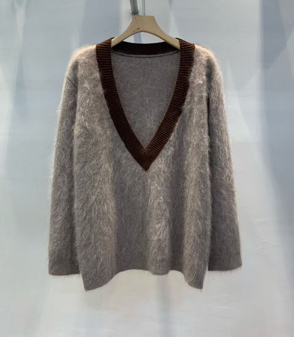 1L5405 毛毛大V領上衣 *特價* (優惠碼同充值購物金不適用)