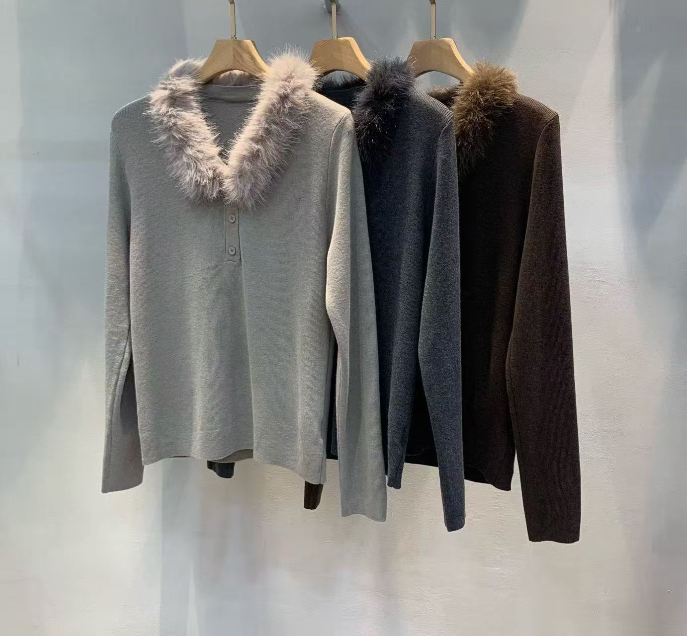 1L5412 毛毛亨利領上衣 *特價* (優惠碼同充值購物金不適用)