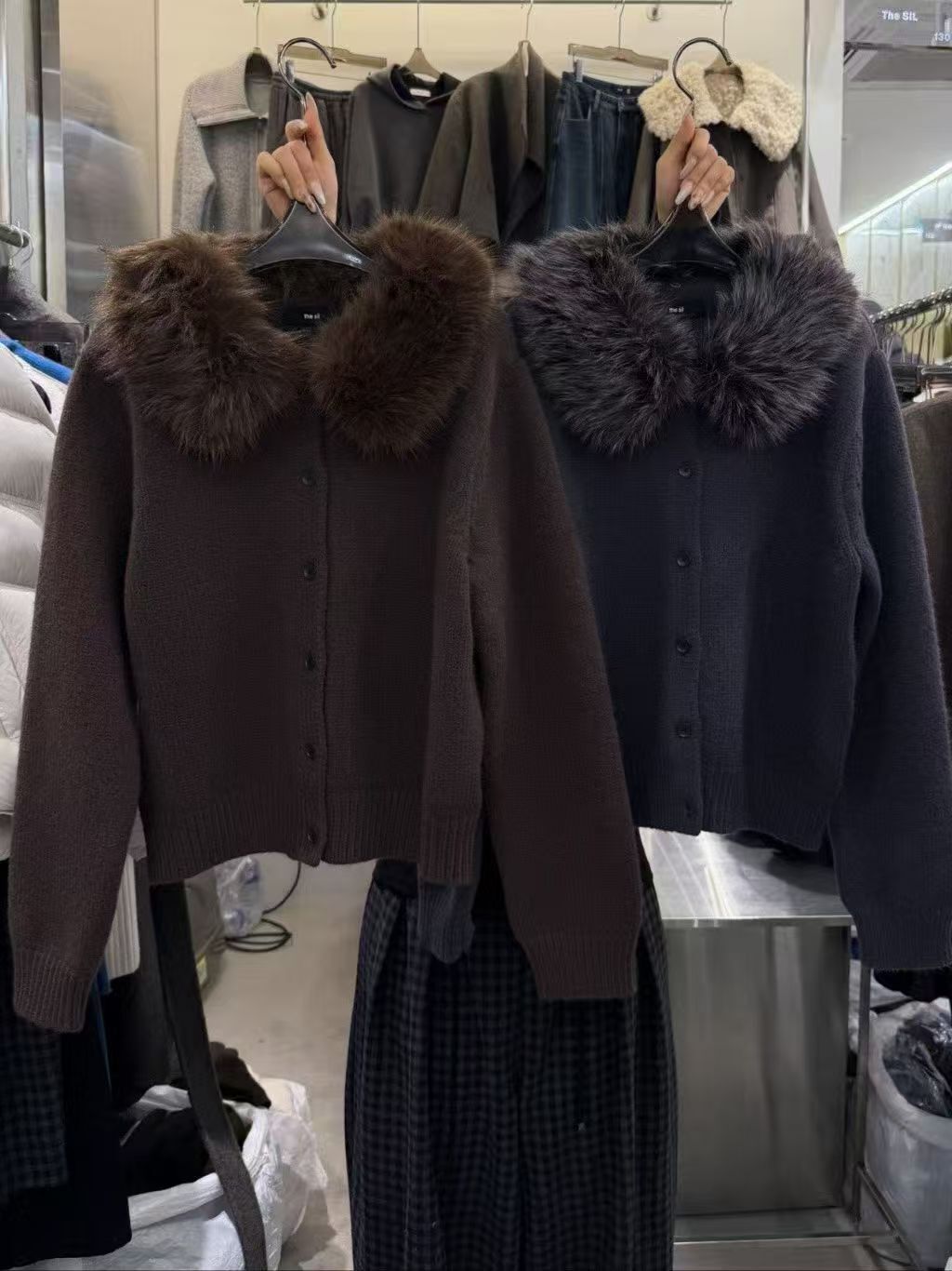 1L5413 毛毛領針織外套 *特價* (優惠碼同充值購物金不適用)