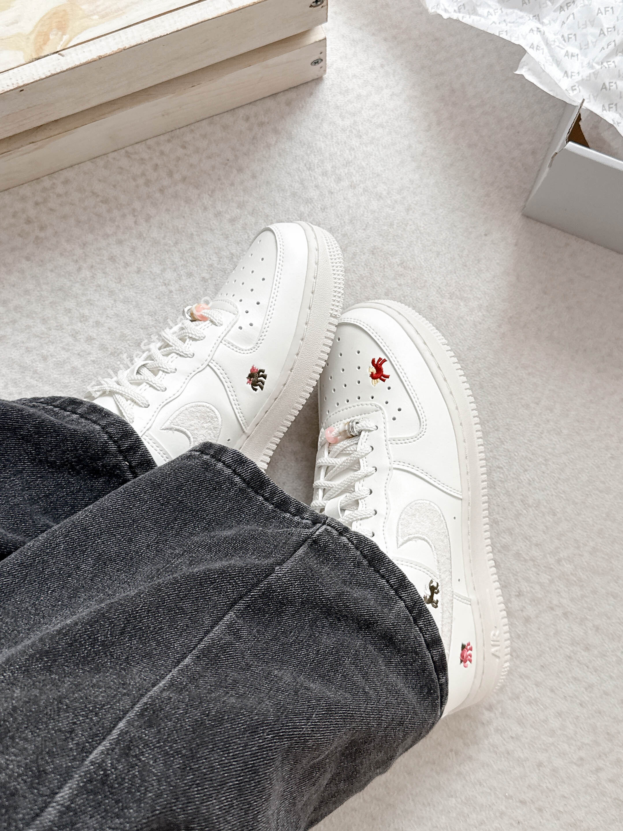 NIKE AIR FORCE 1 AF1 2026年 馬年限定 奶油白 刺繡 飛馬 女鞋 IQ1143-100 / 調貨