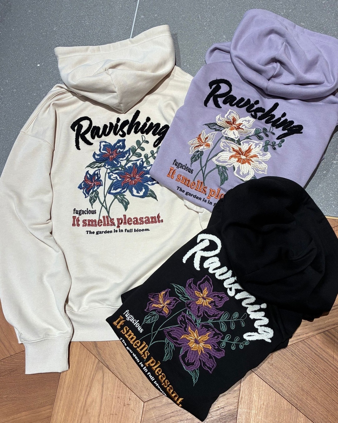 【POWER TO THE PEOPLE】花卉刺繡連帽TEE