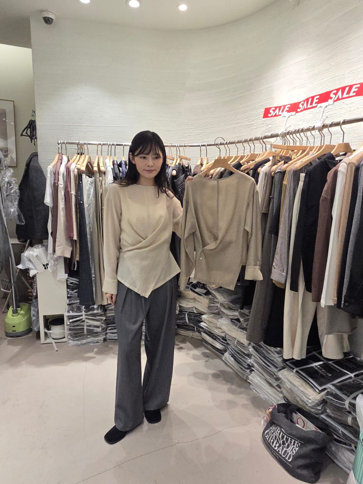 2B5430 交疊微透上衣 *特價* (優惠碼同充值購物金不適用)