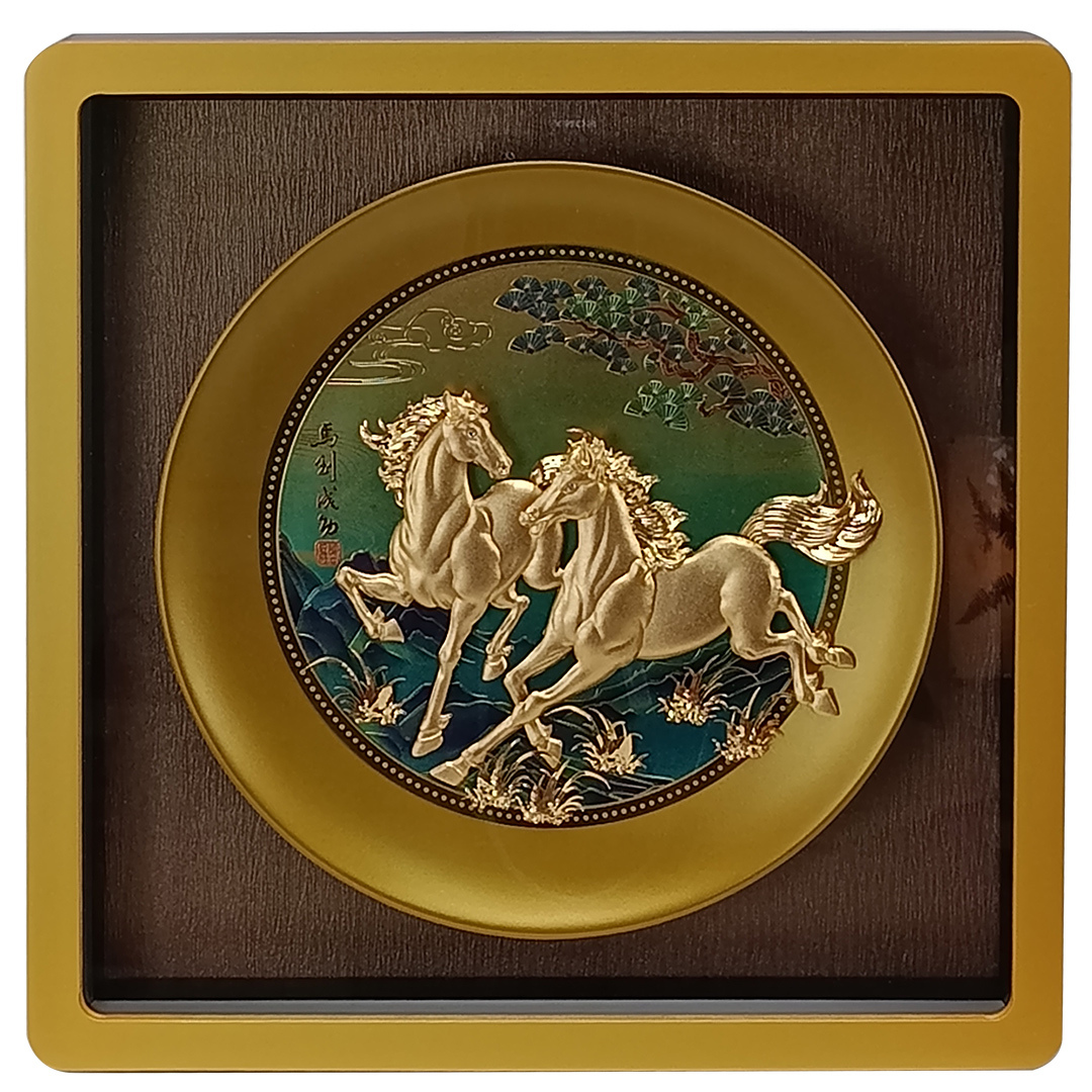 雙馬奔騰金圓滿瓷盤｜松影雲海高雅企業送禮推薦