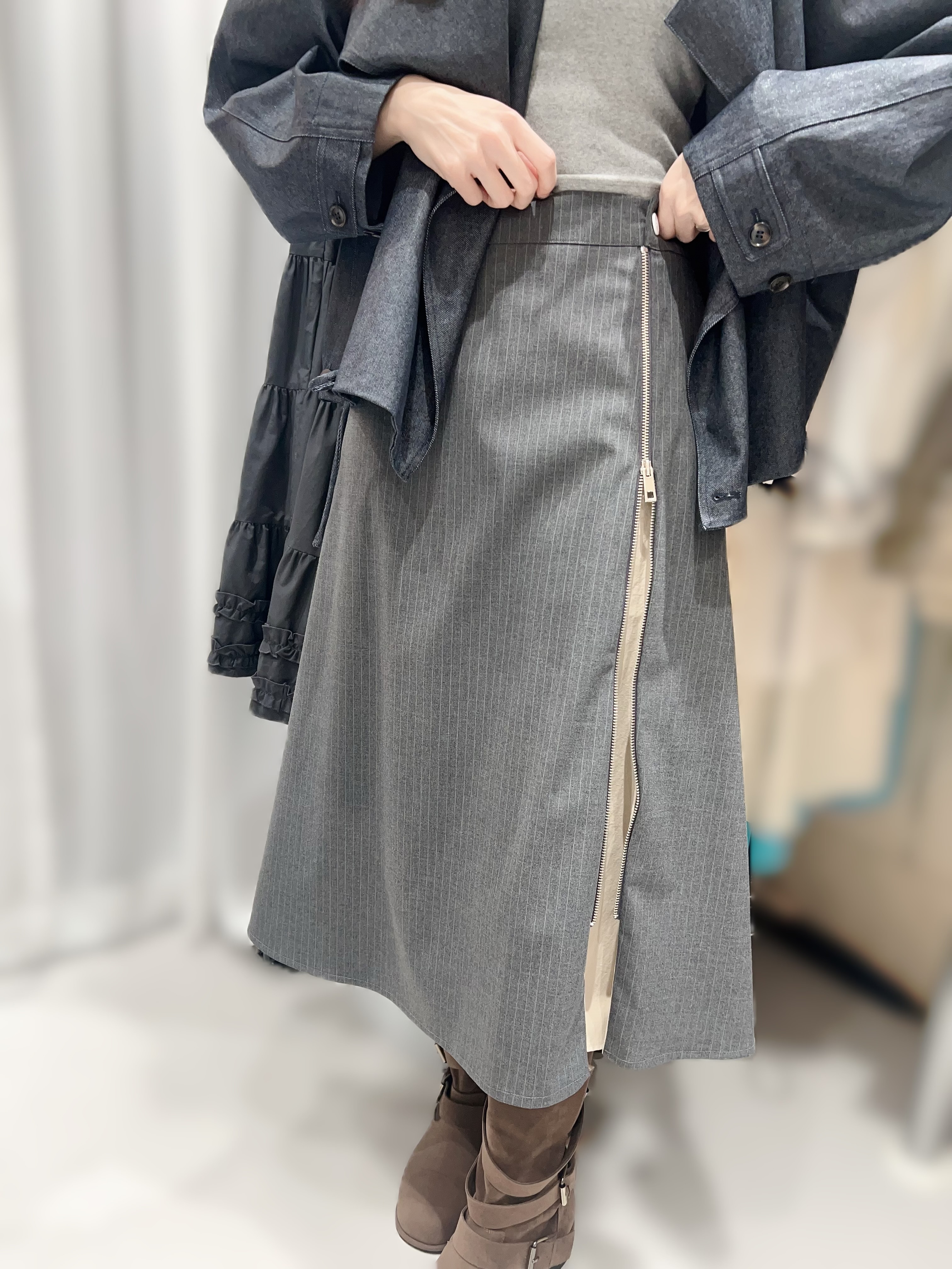 RU04  橡根裙  腰28-35 HIP44 長30.5 $609 (一口價)