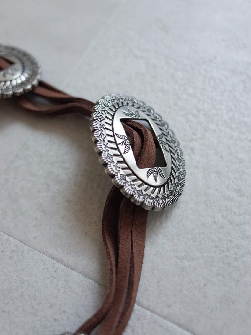 engraved metal plate faux suede waist cord