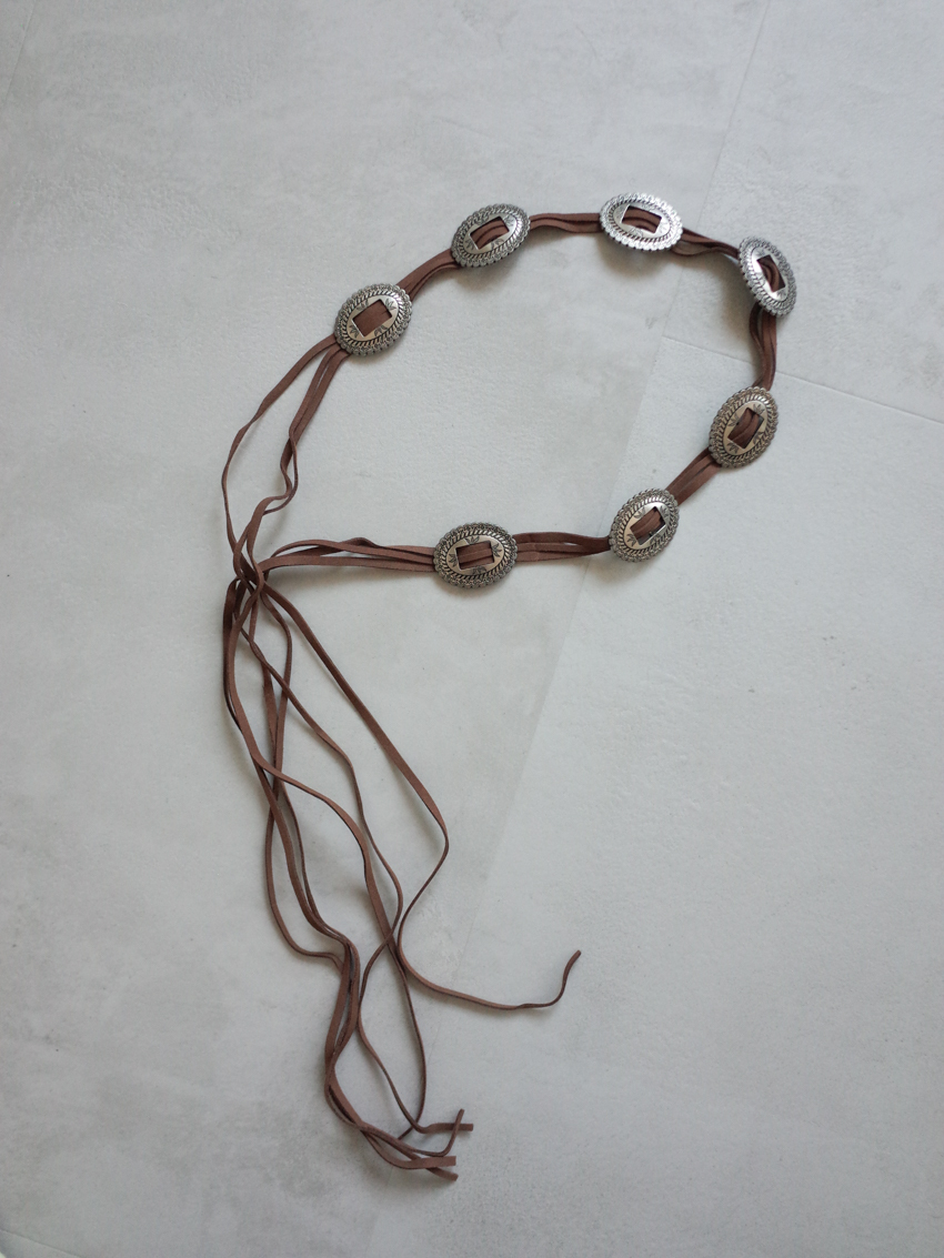 engraved metal plate faux suede waist cord