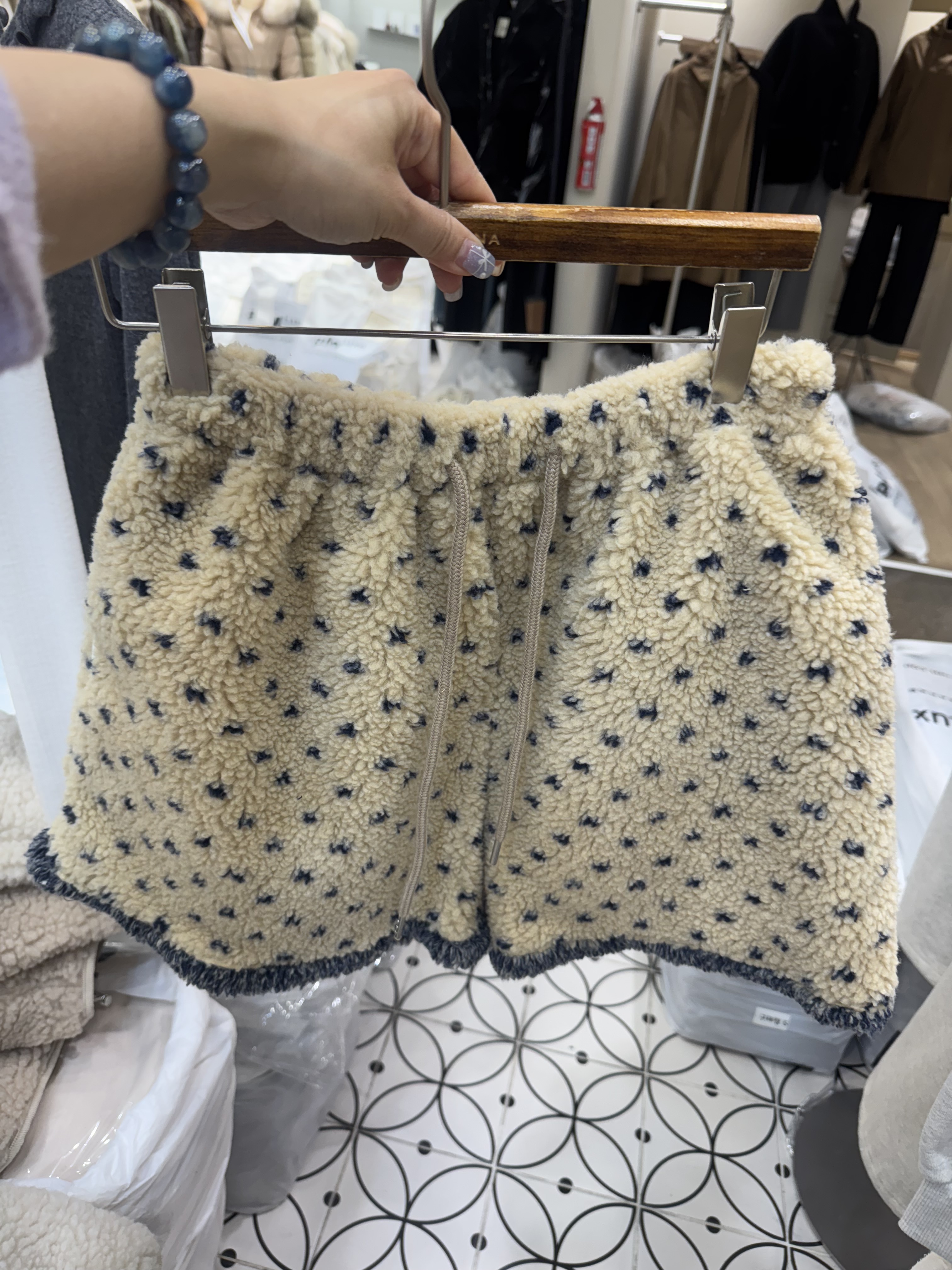 BN10   心心橡根褲 腰25-40hip 43長 14.5[一口價]$499