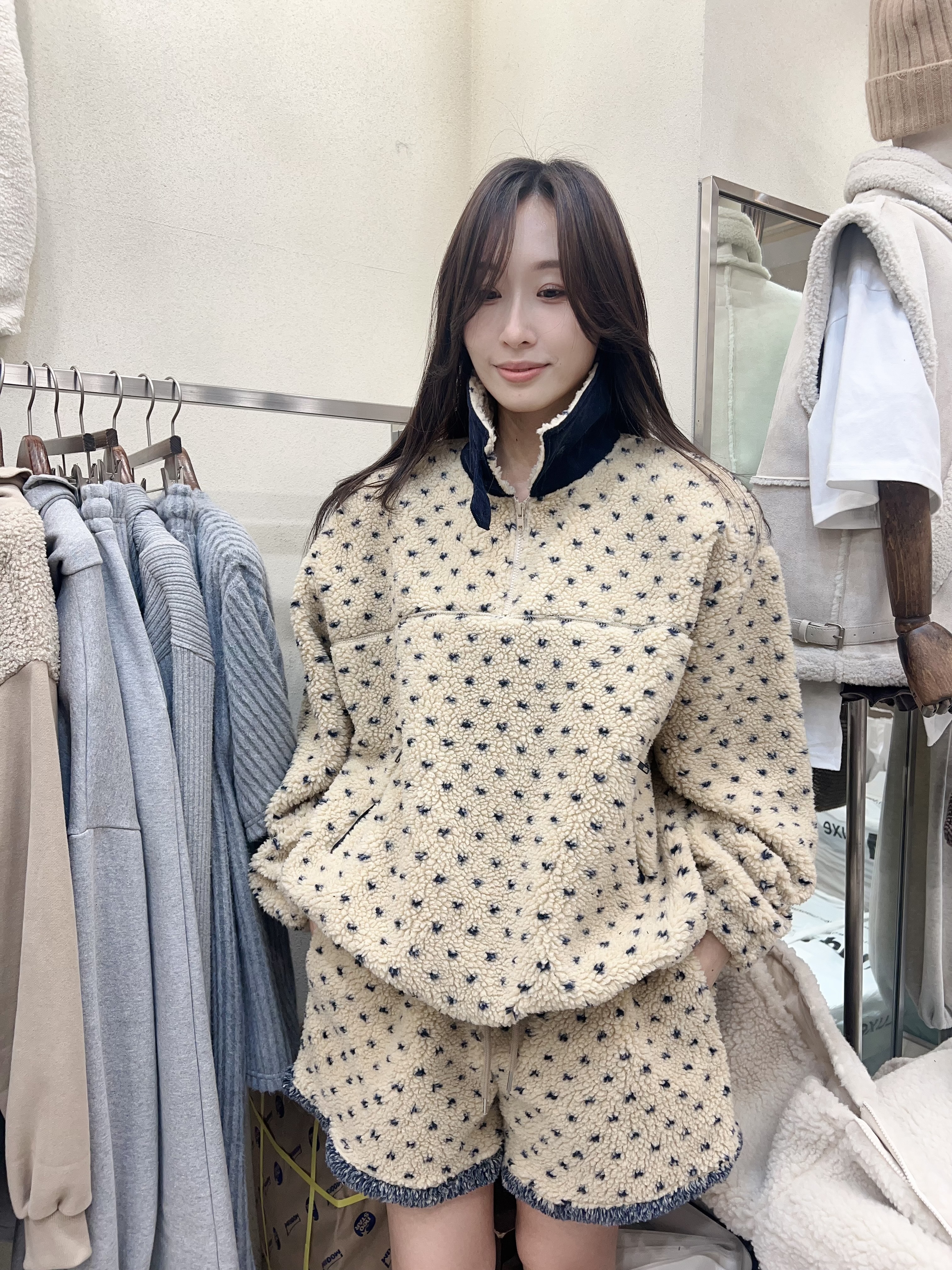 BN09  羊羔毛心心   胸52長 26[一口價]