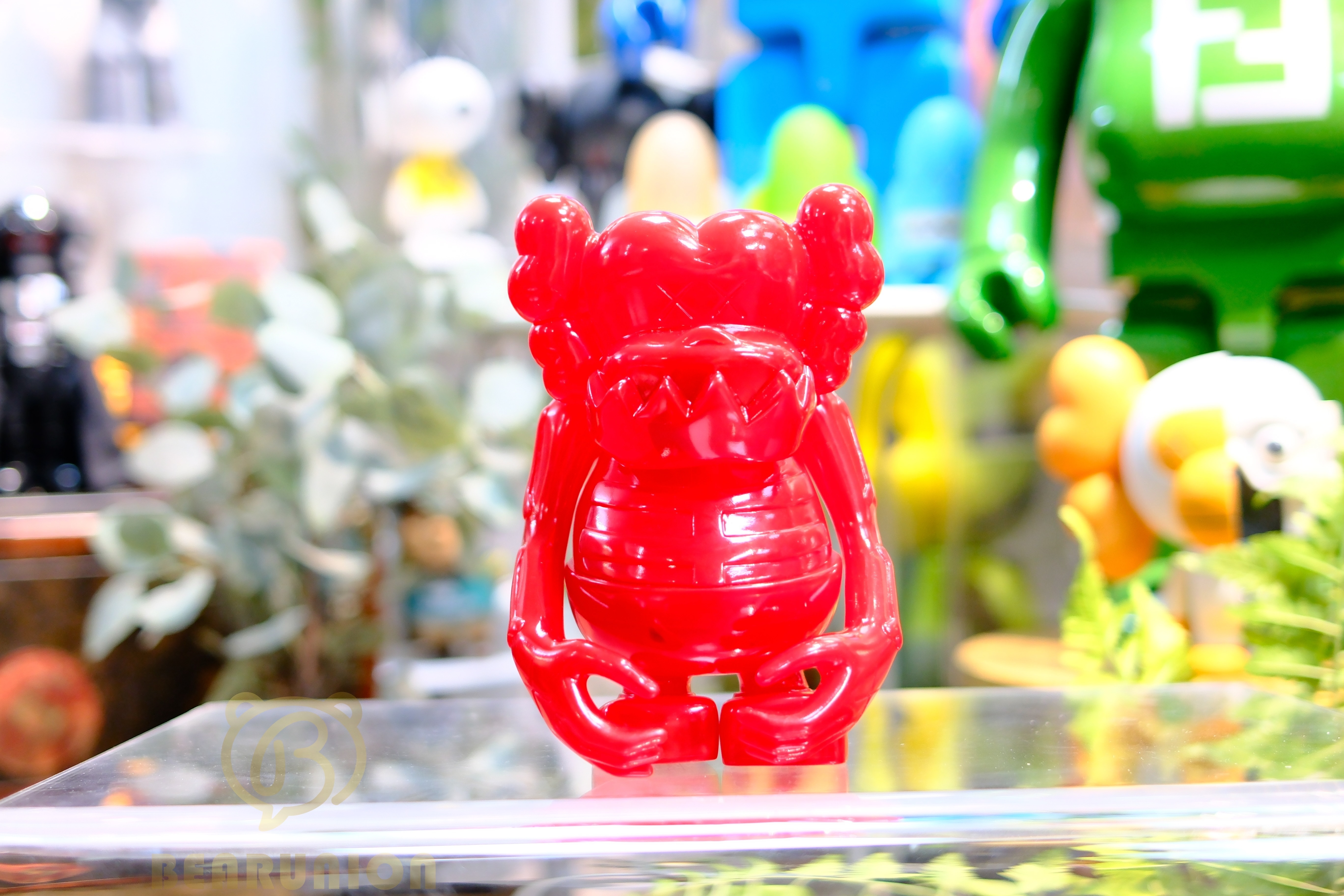 🥇現貨🥇KAWS Bounty Hunter Skull Kun Vinyl Figure Red