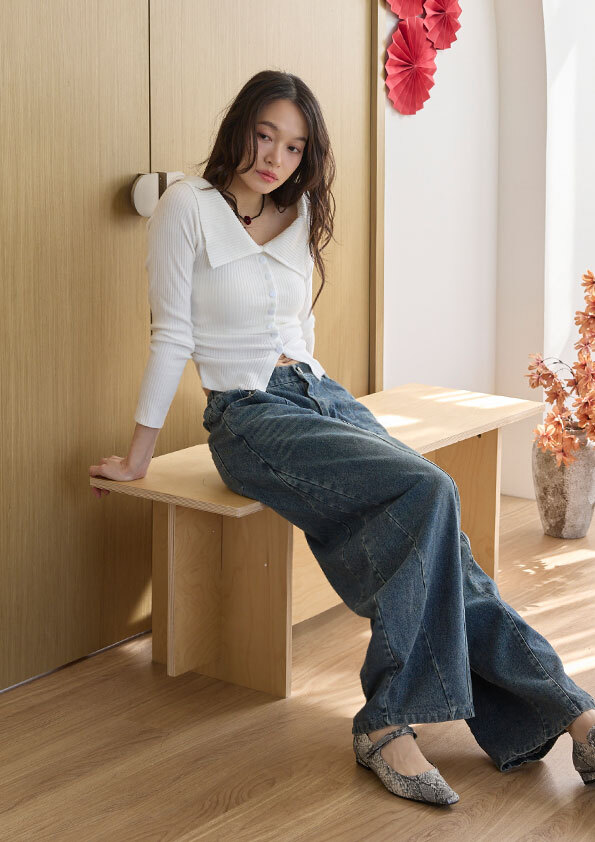 平口一字領側抓褶針織上衣