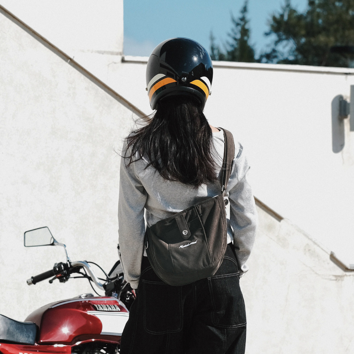 Ease Corduroy Sling 燈心絨斜背包