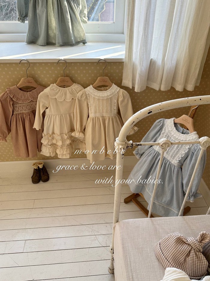 正韓春Monbebe 兩色宮廷感洋裝