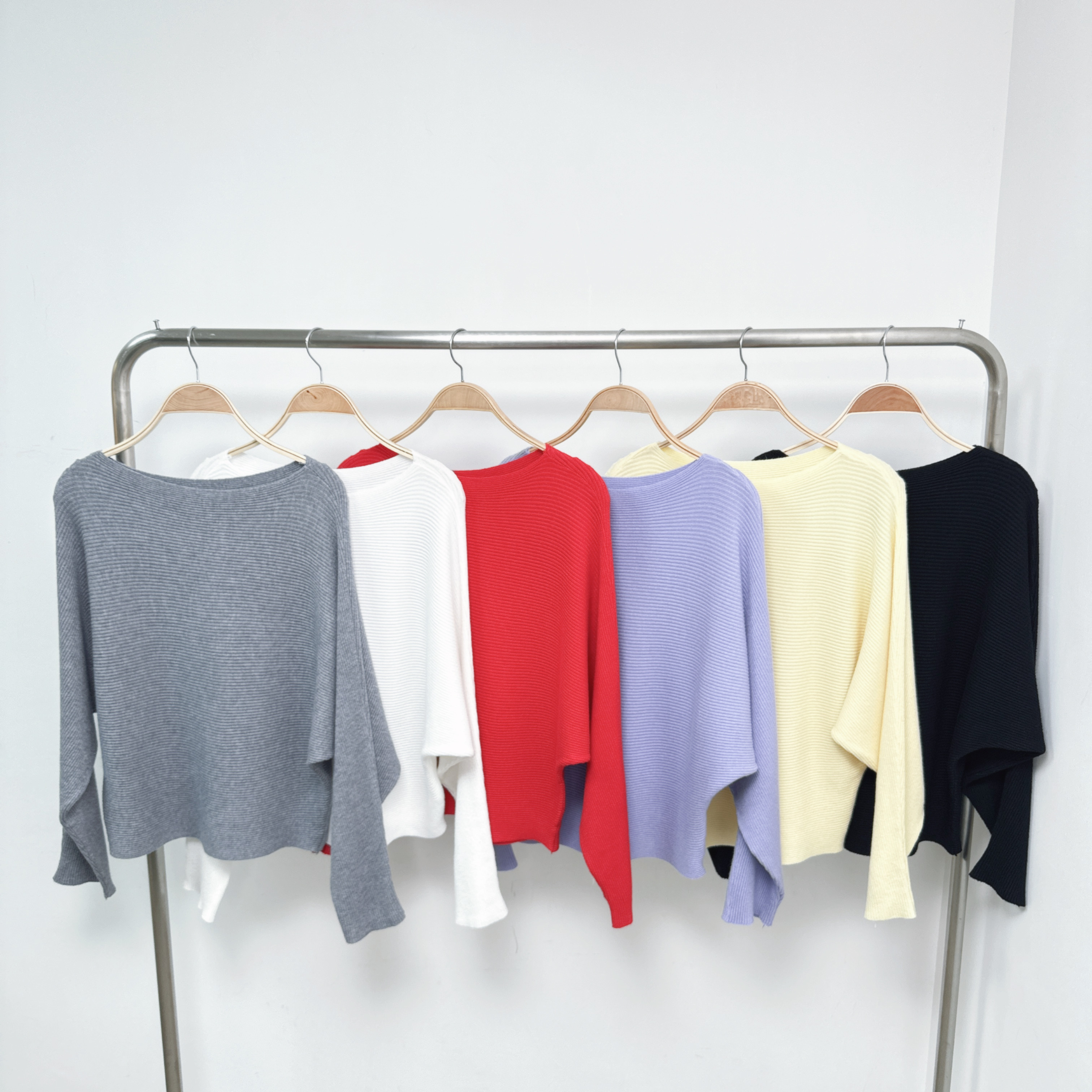 一字領橫紋蝙蝠袖針織TOP (E59-E64)