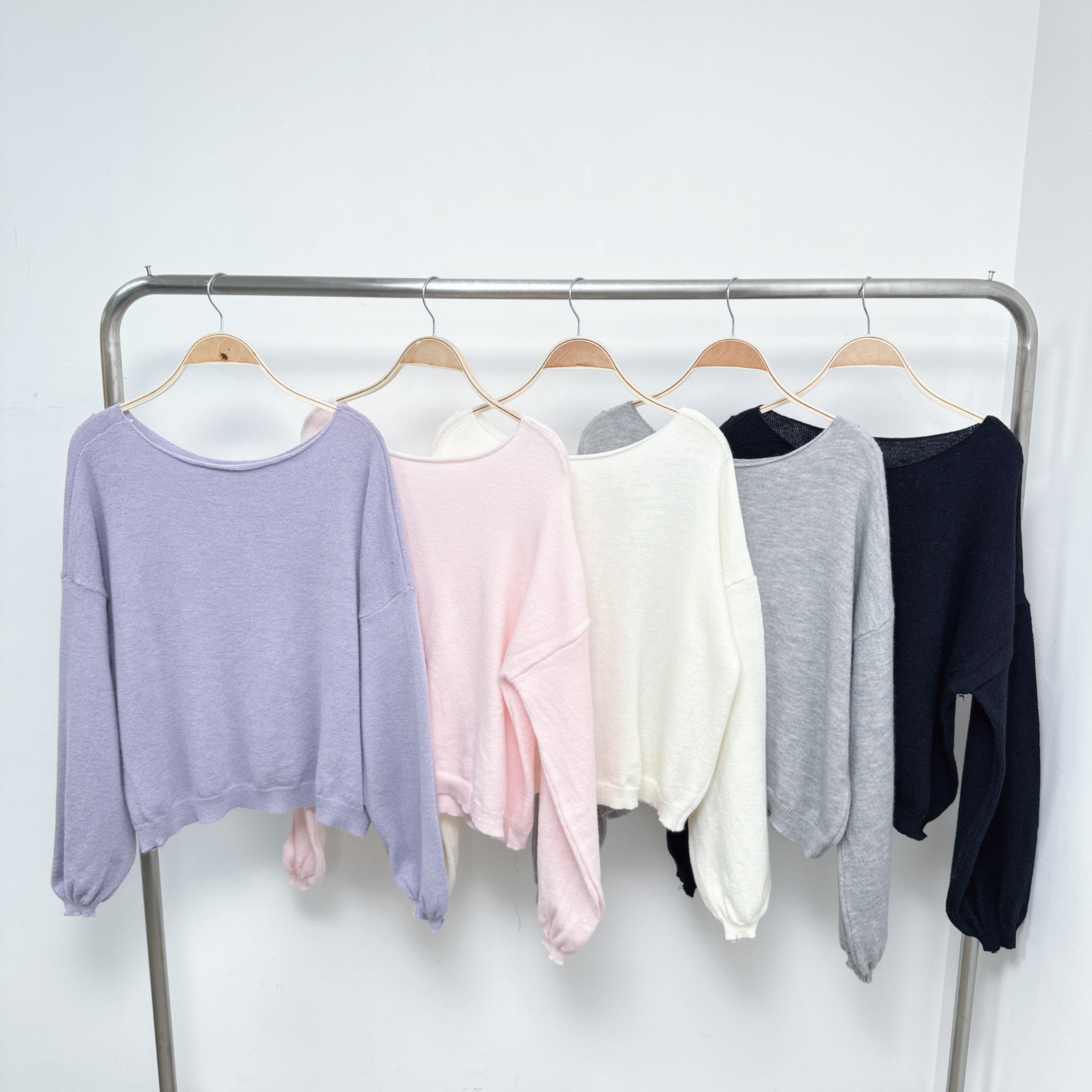 卷邊領位橡筋束袖冷衫 (E54-E58)